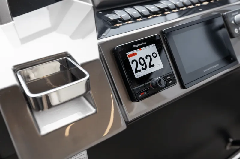 Slide: The Image of Galeon 410 HTC 2024 - 23