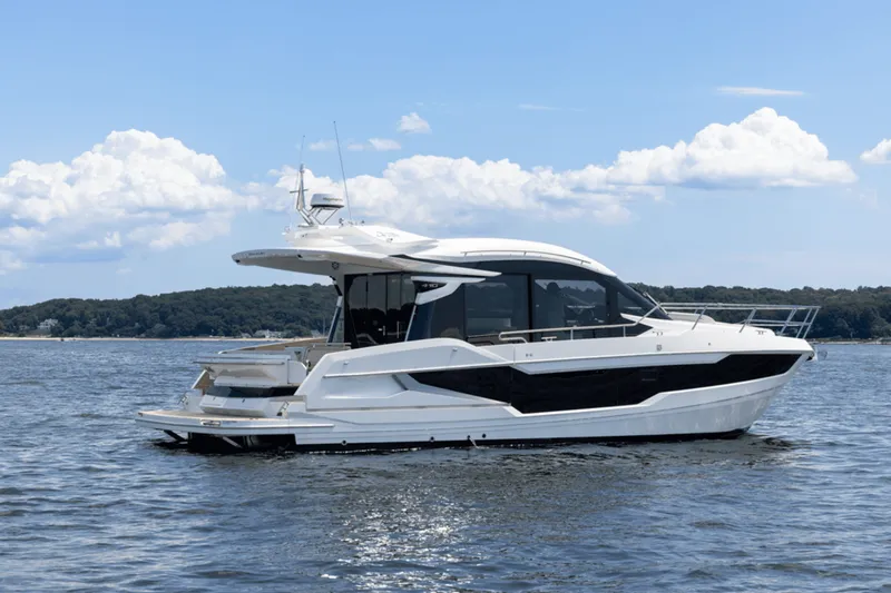 Slide: The Image of Galeon 410 HTC 2024 - 7