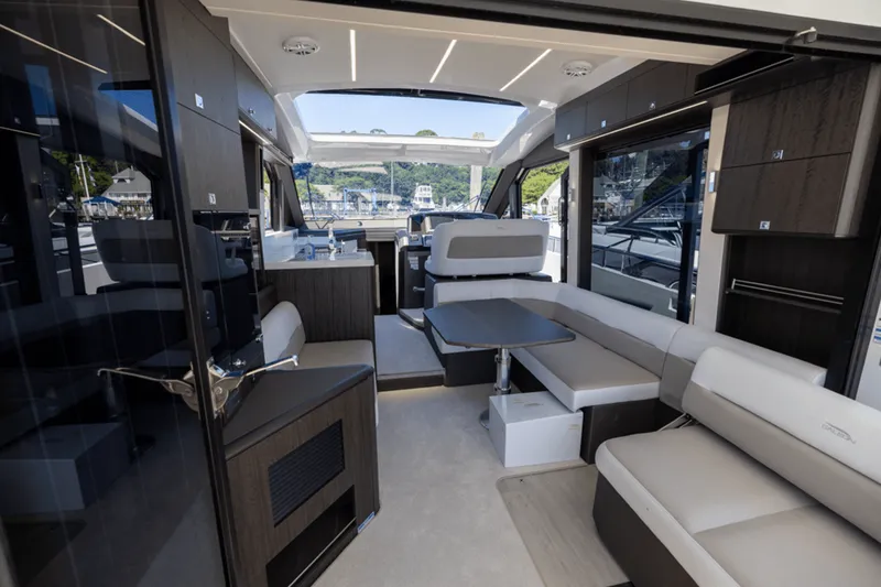 Slide: The Image of Galeon 410 HTC 2024 - 34