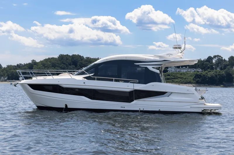 Slide: The Image of Galeon 410 HTC 2024 - 8