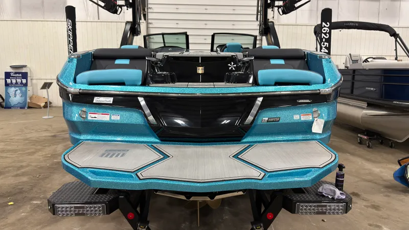Slide: The Image of Mastercraft X22 2022 - 3