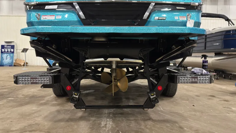Slide: The Image of Mastercraft X22 2022 - 4