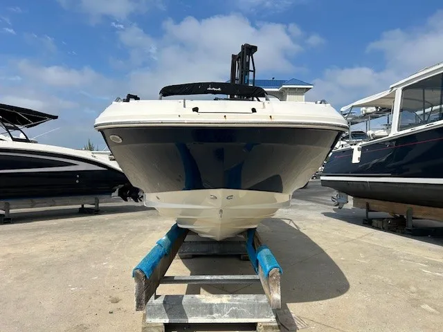 Slide: The Image of Sea Ray 250 SDX OB 2021 - 23