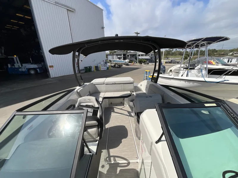 Slide: The Image of Sea Ray 23 SPX 2021 - 26