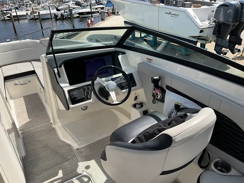 Slide: The Image of Sea Ray 23 SPX 2021 - 30