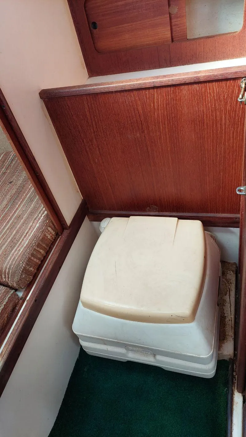 Slide: The Image of Attractive throne - 15