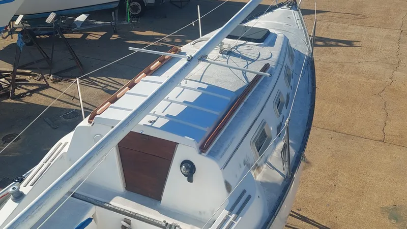 Slide: The Image of Looking down on cabin top - 19