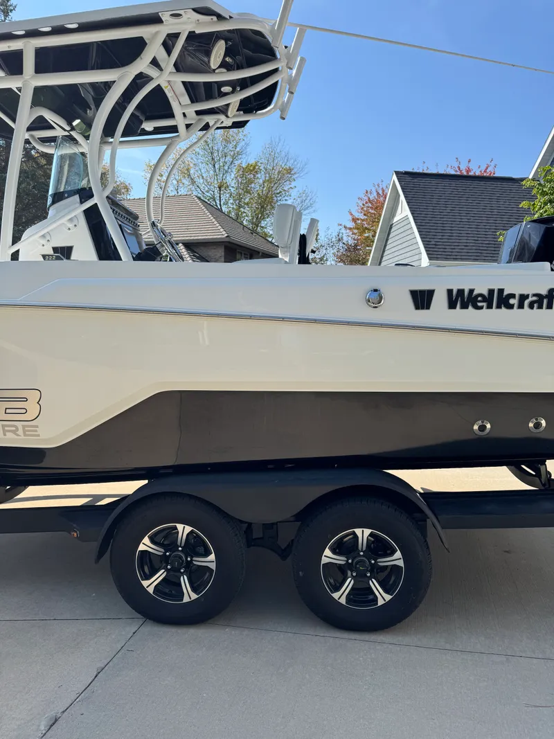 Slide: The Image of Wellcraft 222 FISHERMAN 2021 - 14