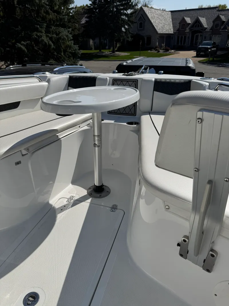 Slide: The Image of Wellcraft 222 FISHERMAN 2021 - 10