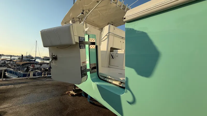 Slide: The Image of SeaVee 390 LE 2012 - 18