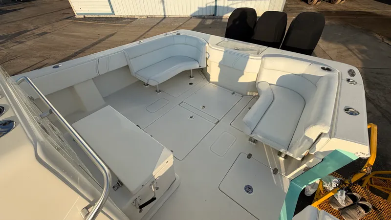 Slide: The Image of SeaVee 390 LE 2012 - 21
