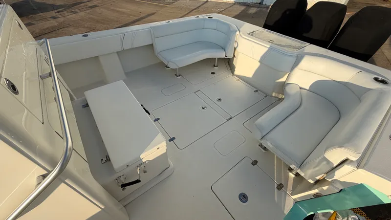 Slide: The Image of SeaVee 390 LE 2012 - 22