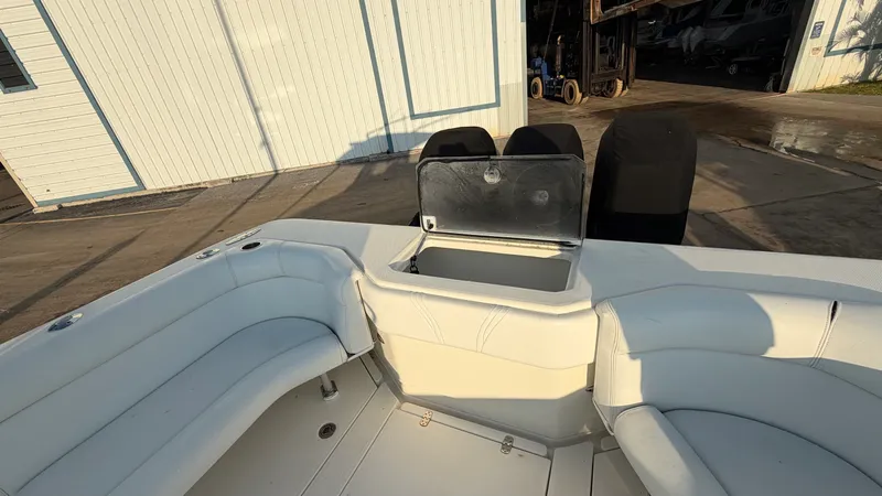 Slide: The Image of SeaVee 390 LE 2012 - 25
