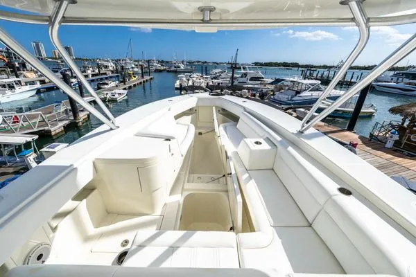 Slide: The Image of SeaVee 390 LE 2012 - 29