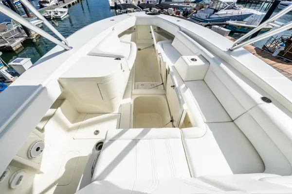 Slide: The Image of SeaVee 390 LE 2012 - 30