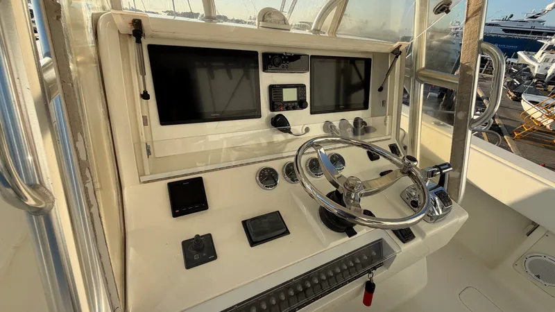 Slide: The Image of SeaVee 390 LE 2012 - 36