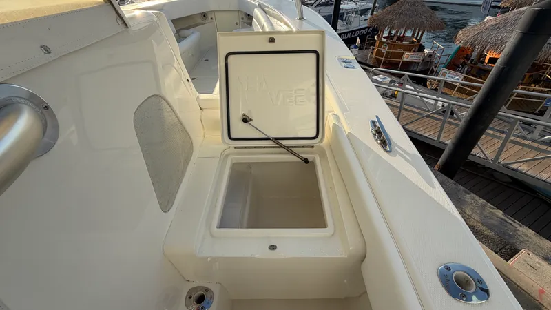 Slide: The Image of SeaVee 390 LE 2012 - 50