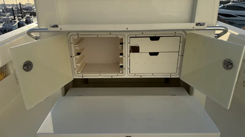 Slide: The Image of SeaVee 390 LE 2012 - 77