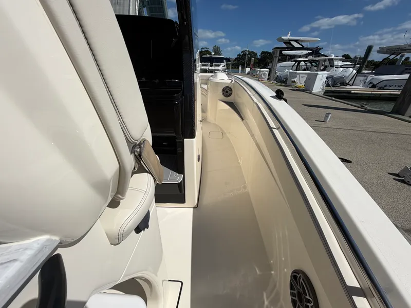 Slide: The Image of Scout 288 LXF 2026 - 37