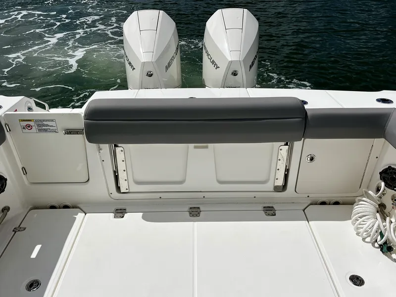 Slide: The Image of Boston Whaler 330 OUTRAGE 2023 - 44