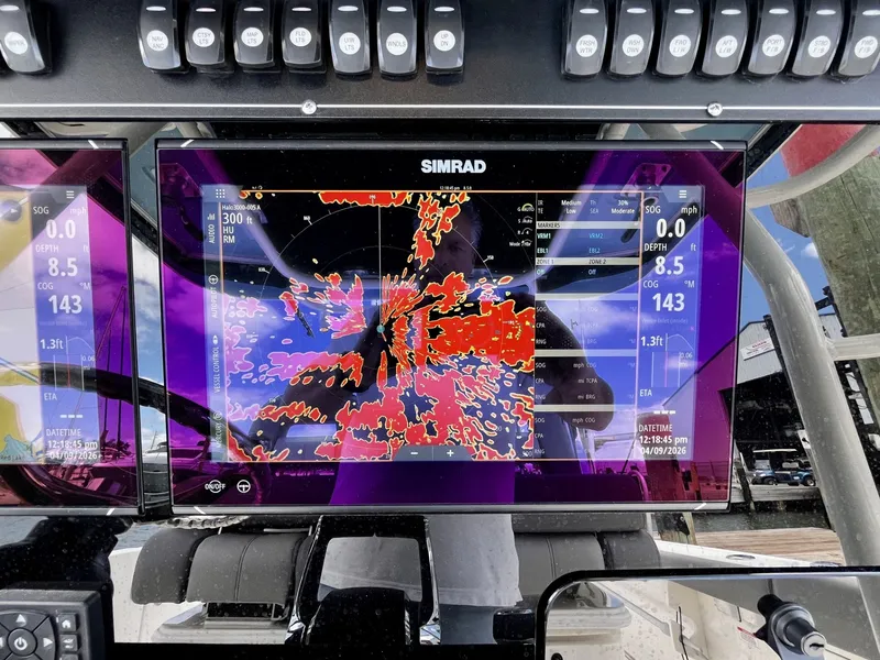 Slide: The Image of Boston Whaler 330 OUTRAGE 2023 - 22
