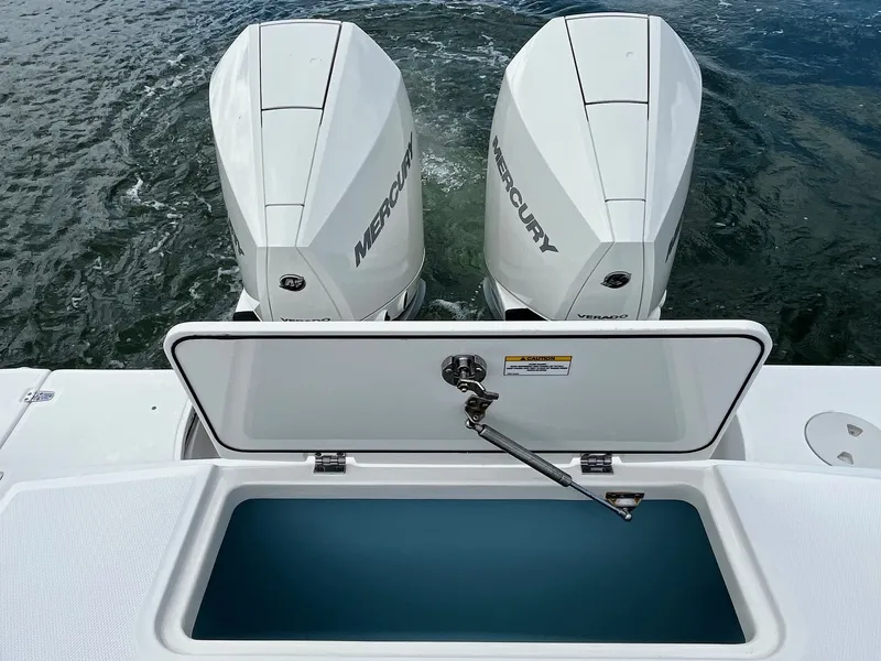 Slide: The Image of Boston Whaler 330 OUTRAGE 2023 - 43