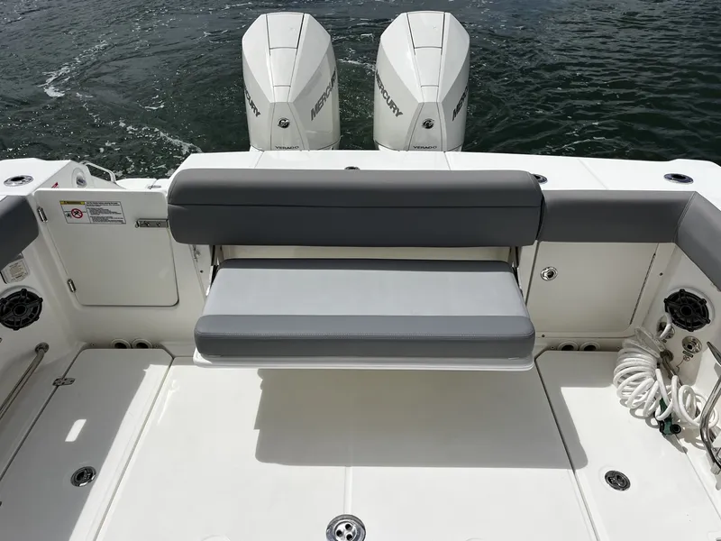 Slide: The Image of Boston Whaler 330 OUTRAGE 2023 - 31