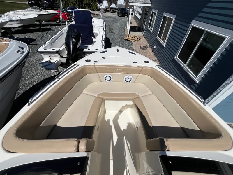 Slide: The Image of Scout 215 DORADO 2021 - 10