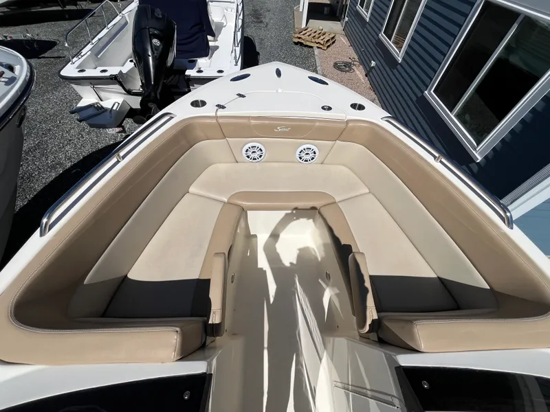 Slide: The Image of Scout 215 DORADO 2021 - 11