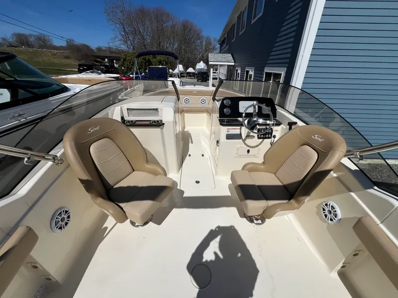 Slide: The Image of Scout 215 DORADO 2021 - 5