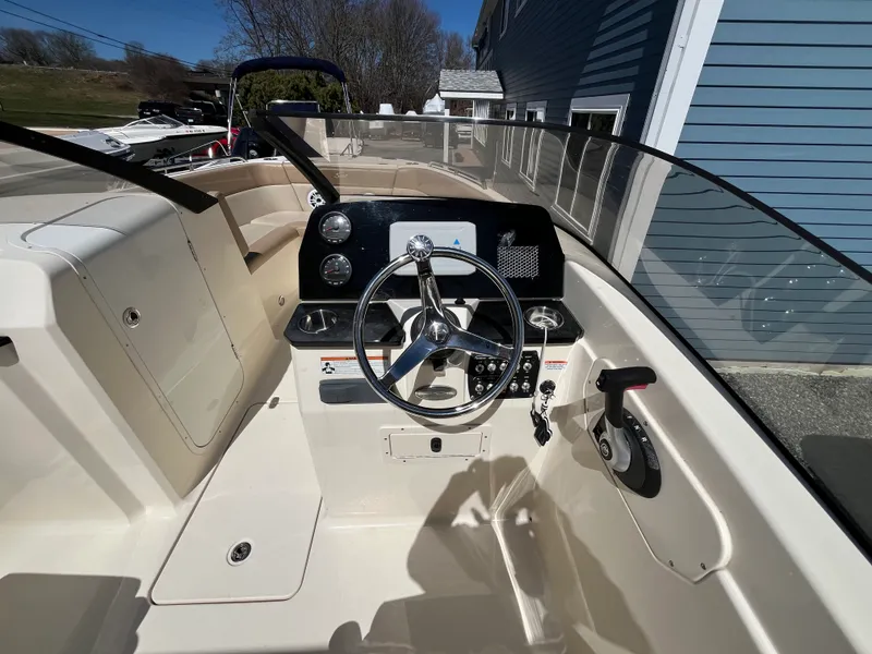 Slide: The Image of Scout 215 DORADO 2021 - 7