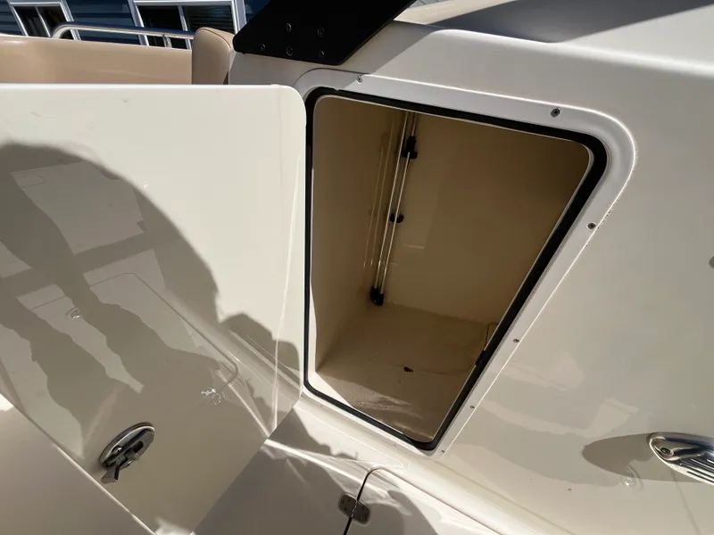 Slide: The Image of Scout 215 DORADO 2021 - 9