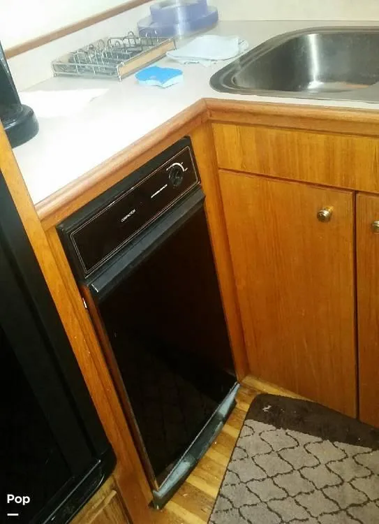 Slide: The Image of 1995 Bayliner 4587 Cockpit Motor Yacht for sale in Seward, AK - 26