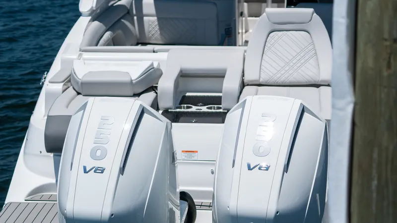 Slide: The Image of Sea Ray SDX 290 Outboard 2026 - 23
