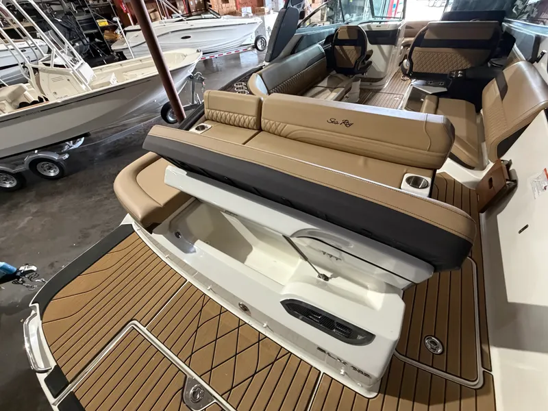 Slide: The Image of Sea Ray SLX 280 2026 - 14