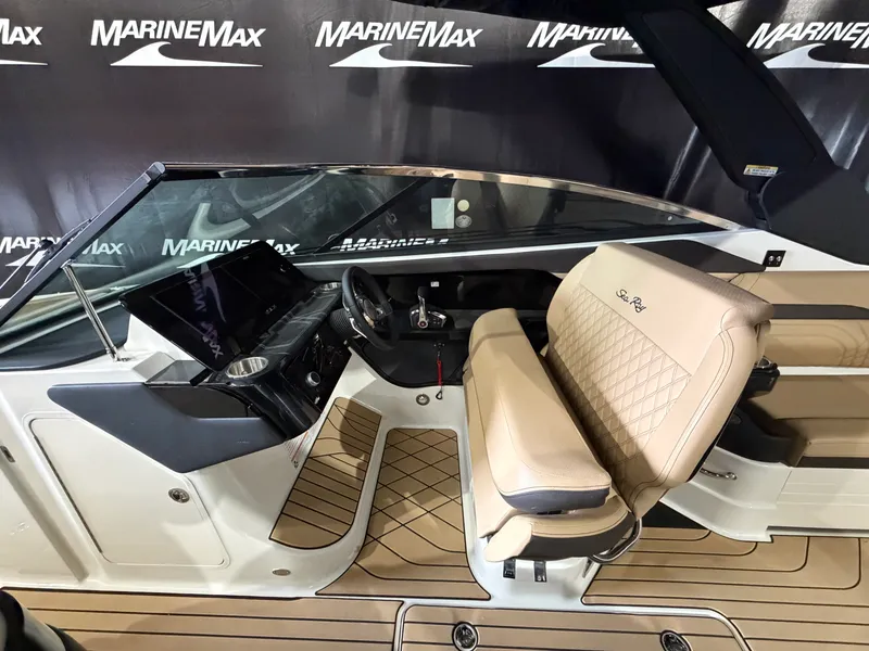 Slide: The Image of Sea Ray SLX 280 2026 - 32
