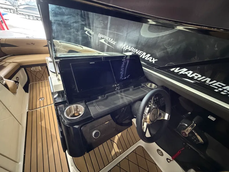 Slide: The Image of Sea Ray SLX 280 2026 - 36