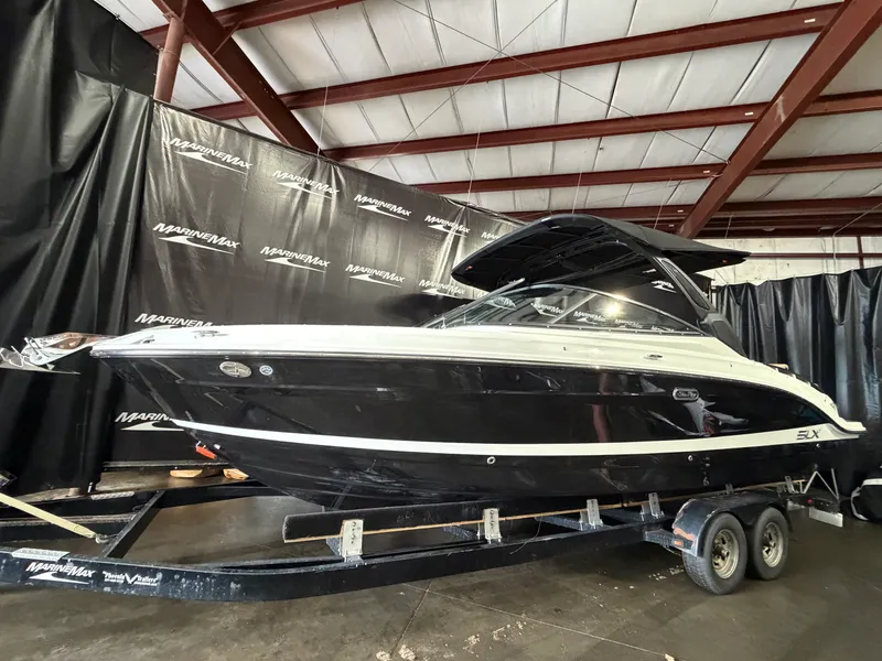 Slide: The Image of Sea Ray SLX 280 2026 - 4