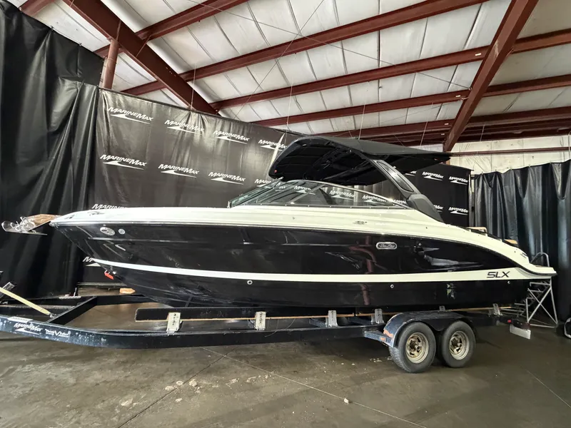 Slide: The Image of Sea Ray SLX 280 2026 - 5