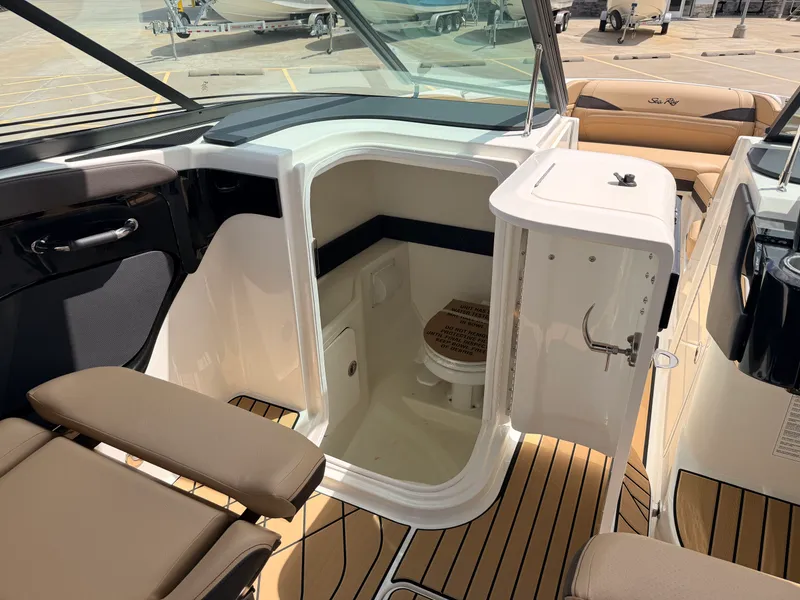 Slide: The Image of Sea Ray SLX 280 2026 - 19