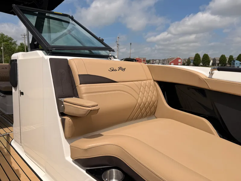 Slide: The Image of Sea Ray SLX 280 2026 - 22