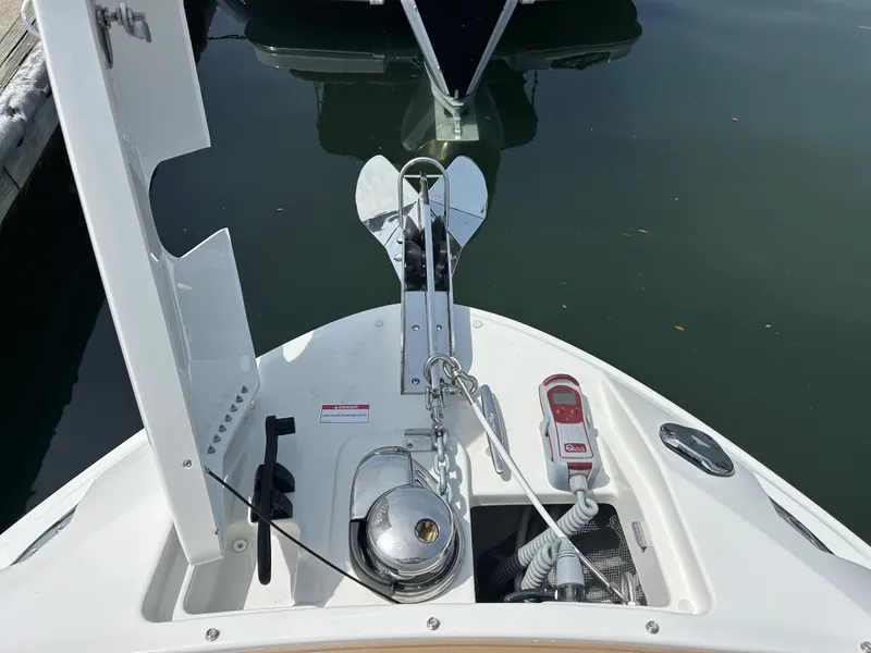 Slide: The Image of Sea Ray SLX 260 Outboard 2026 - 29