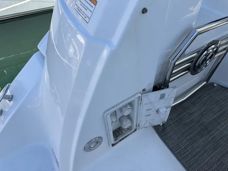 Slide: The Image of Cruisers 380 EXPRESS 2016 - 10