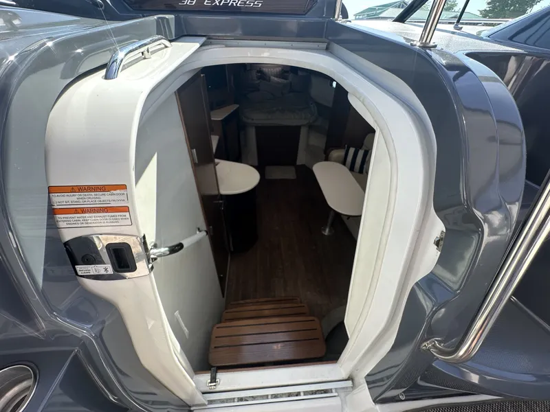 Slide: The Image of Cruisers 380 EXPRESS 2016 - 26