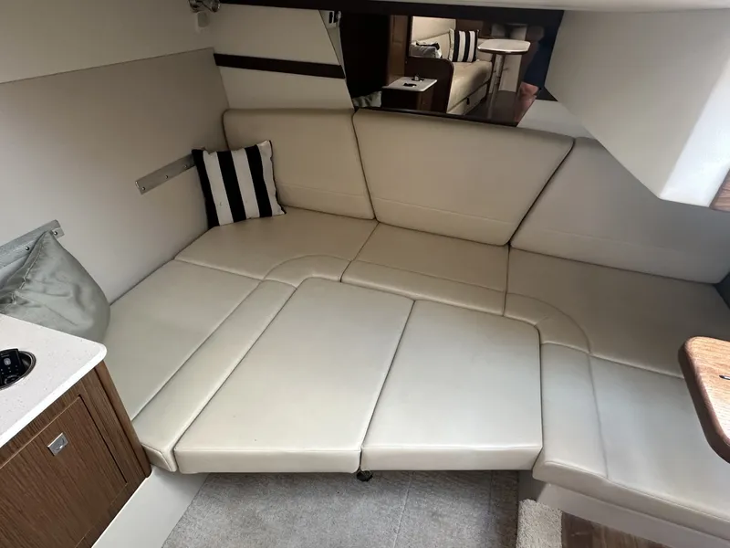 Slide: The Image of Cruisers 380 EXPRESS 2016 - 29