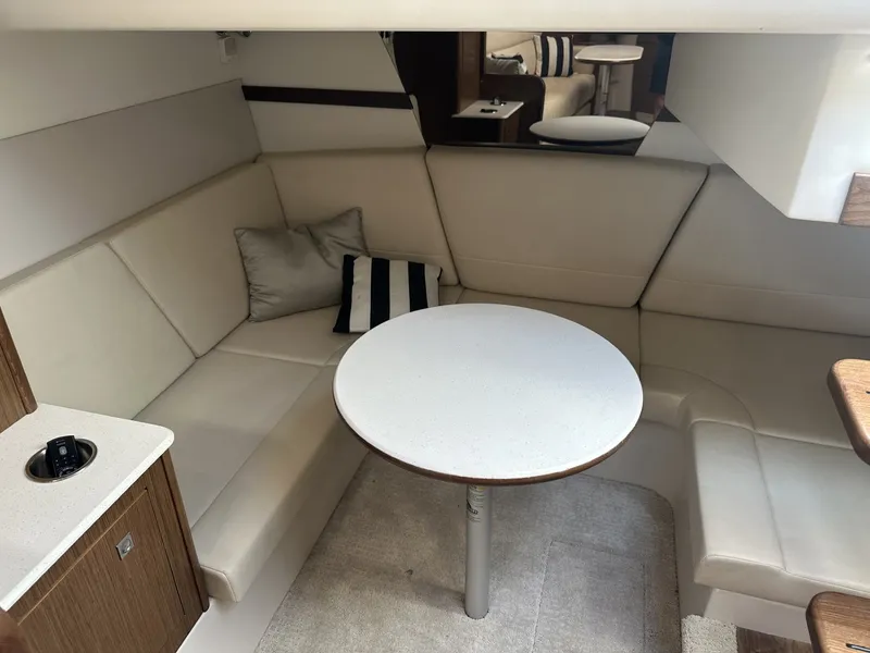 Slide: The Image of Cruisers 380 EXPRESS 2016 - 33