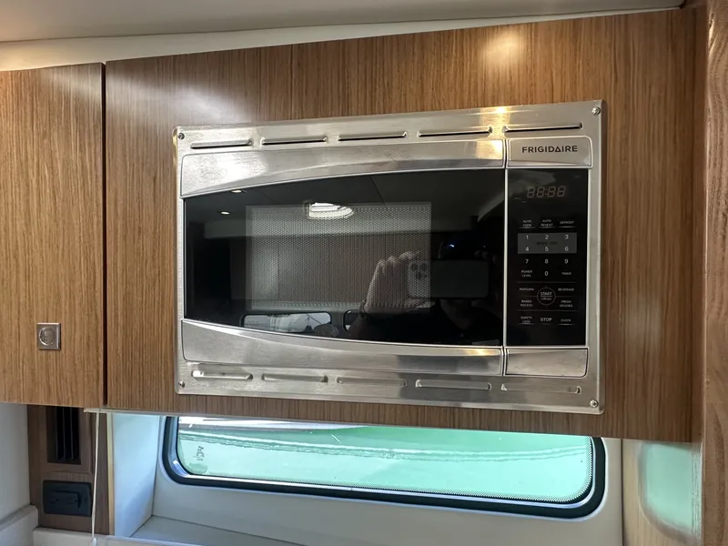 Slide: The Image of Cruisers 380 EXPRESS 2016 - 40