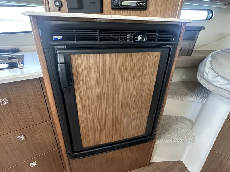 Slide: The Image of Cruisers 380 EXPRESS 2016 - 43