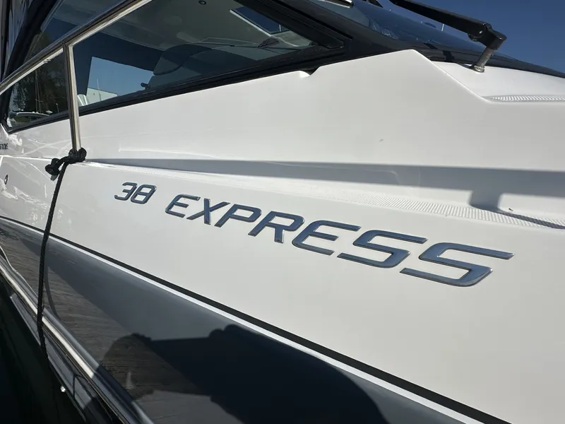 Slide: The Image of Cruisers 380 EXPRESS 2016 - 6
