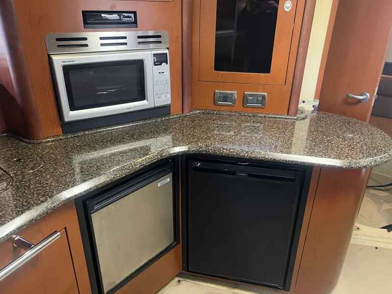 Slide: The Image of Sea Ray 44 SUNDANCER 2007 - 18